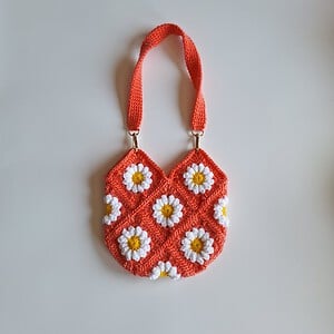 Gehaakte tas 'Coral daisy'
