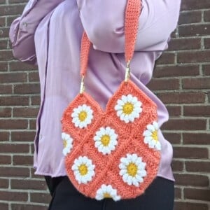 Gehaakte tas 'Coral daisy'