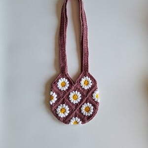 Gehaakte tas 'Mauve daisy'