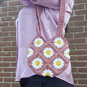 Gehaakte tas 'Mauve daisy'