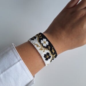 Geweven kralen armband 'Black & white cherry blossom'