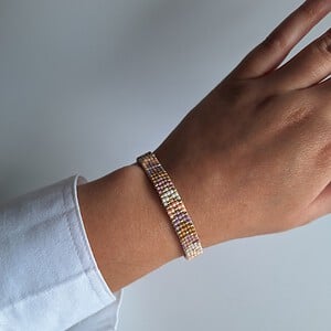 Geweven kralen armband 'Nude chevron'