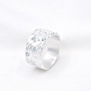 River stone silver