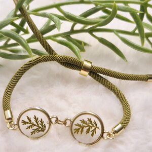 Adjustable resin armband