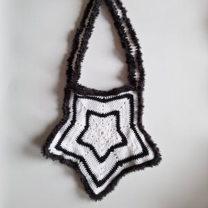 Gehaakte tas 'Black & white star'