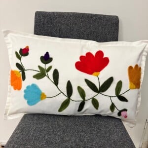 Geborduurd  linnen kussenhoes