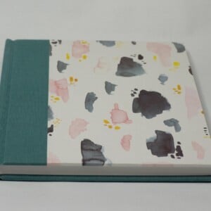 Notitie en/of schetsboek met linnen en omslag decoratief papier