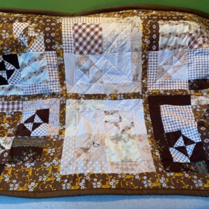 Bruine patchwork deken