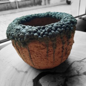 Hand gemaakte potsculptuur een unieke keramieken pot uit de reeks fruits of Passion