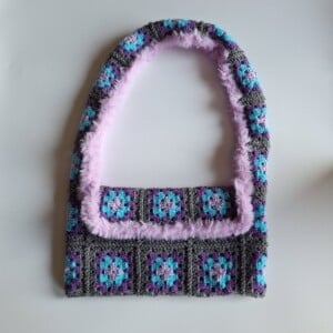 Gehaakte tas 'Furry & grey'