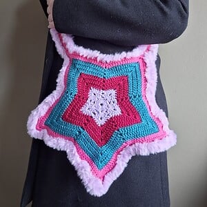 Gehaakte tas 'Purple star'
