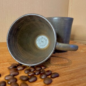 Koffiekopjes keramiek (2 stuks) naturel donker bruin sparkle handgedraaid 8x7cm