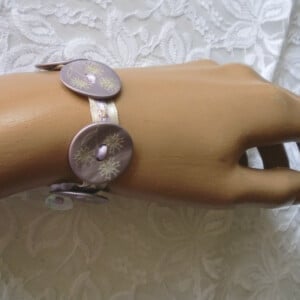 Retro armband van Lila Parelmoer Knopen