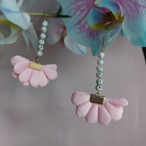 Daisy Petal Earrings - Pastel Pink