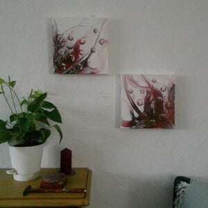 Double Red  Bubbles - twee vierkante doeken gegoten met fluid acrylverf met gekart