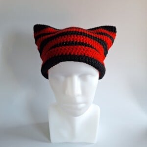 Gehaakte muts 'Black & red'