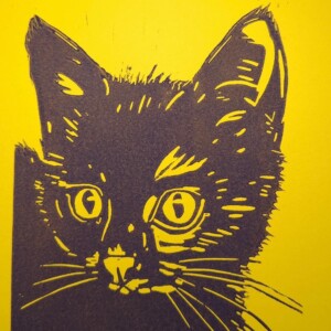 Dieren linoprint ‘Kitty’ – handgedrukt in donkerpaars op zonnegeel papier