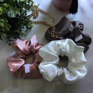 Satijnen scrunchie elastiek