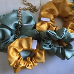 Satijnen scrunchie elastiek