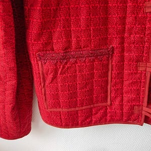 gewatteerde boho-stijl rode jas met grote knopen, omkeerbaar jas