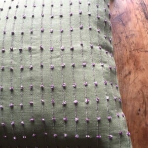Mexicaanse handgemaakt kussenhoezen, lichtgroen/ paars, regio Chiapas, gemaakt op een weefgetouw, mexicaanse textiel, mexicaanse decoratie, mexicaans ontwerp.
