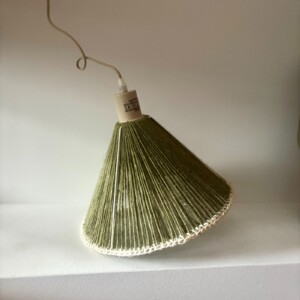 Handgemaakte hanglamp met een leuk randje