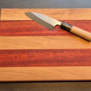 Handgemaakte houten serveerplank 29x23x2,5 cm
