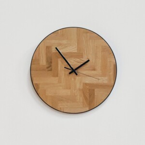 Visgraat Klok - Tijdloze elegantie voor jouw interieur