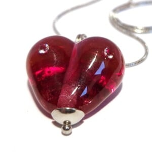 Ketting glaskraal hartje roze-rood met zirconia's
