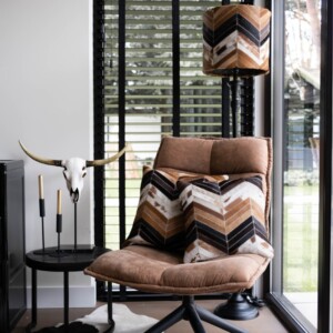 Laura Graveland - koeienhuid sierkussen patchwork - echt leer - zwart, bruin, wit - visgraat - 45cm x 45cm