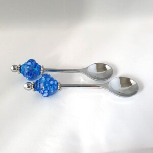 Lepeltjes set met blauwe glaskralen