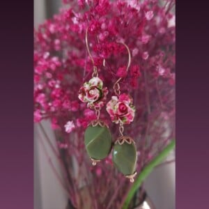 Roségouden roos oorbellen - groen en roze