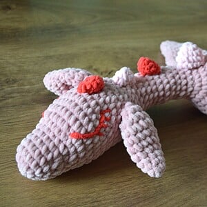 Sleeping Nessy/Slapende Nessy: Een zachte gehaakte knuffel vol Valentijns Liefde: zacht velvet