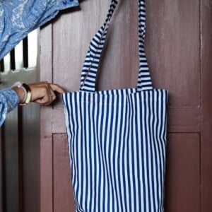 Blauw wit gestreepte smiley tas