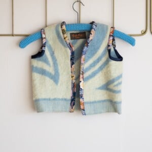 Wollen gilet peuter blauw van vintage wollen deken voor meisje maat 92