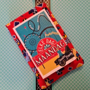 Booksleeve Happy teckel – Voor boekenliefhebbers met een zwak voor teckels!