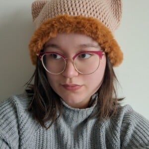 Gehaakte muts met imitatiebont 'Dusty pink & brown'