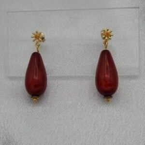 Handgemaakte Polaris oorbellen - bordeaux rood