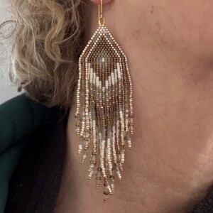 Ibiza-stijl lange oorhangers beige