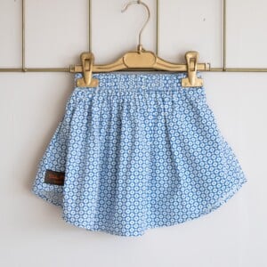 Upcycled lichtblauw meisjesrokje met zakken maat 98
