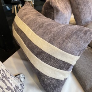 Pia paars kussen hoes met streep in beige