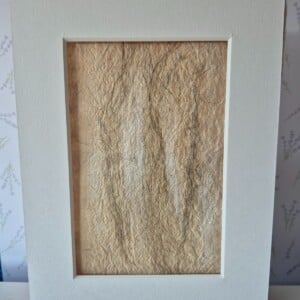Poster gemaakt van handgeschept papier met bamboe en hennep (inclusief passe-partout)