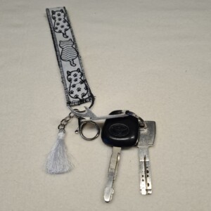 Sleutelhanger met katten print – Met praktische musketonhaak