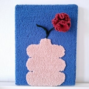 tufted wanddecoratie - Roze Anjer in een vaas