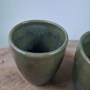 2 keramiek koffiebekers Green