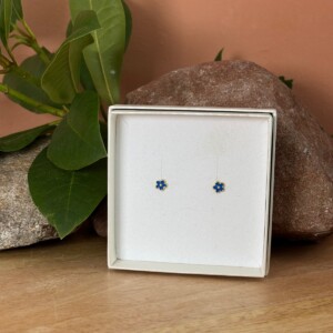 925 zilveren Flora studs in blauw