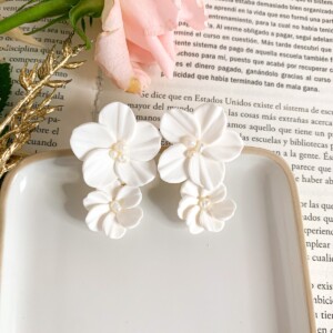 Cay- Dubbele bloemen bruids oorbellen met parels