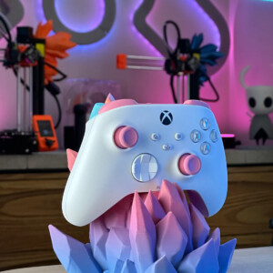 Crystal Controller Stand