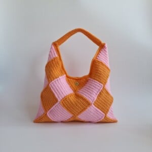 Gehaakte checker handtas 'Light pink & orange'