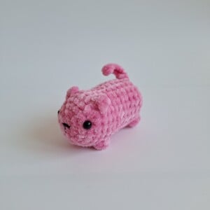 Gehaakte knuffel 'Small pink cat'